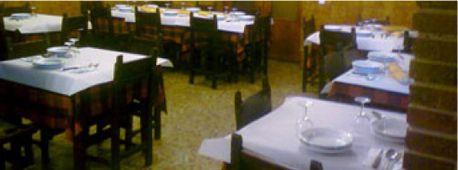 Hostal Restaurante Ceres sillas y mesas